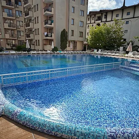 With Pool View * ساني بيتش